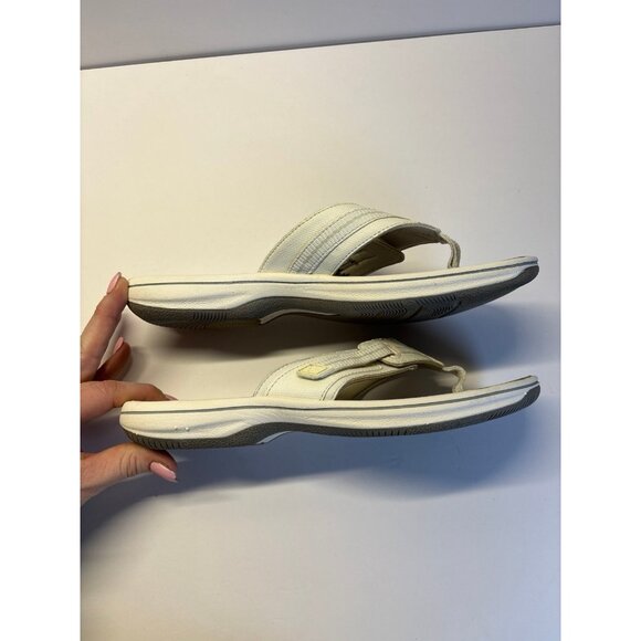 Clark’s Cloudstepper White Flip Flops (size 9)‎ - Picture 7 of 12